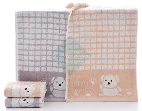 China Bulk Custom hooded bath towels supplier